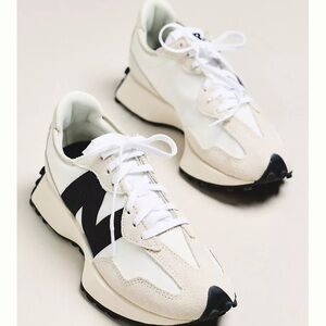 Women’s New Balance 327 Sneaker